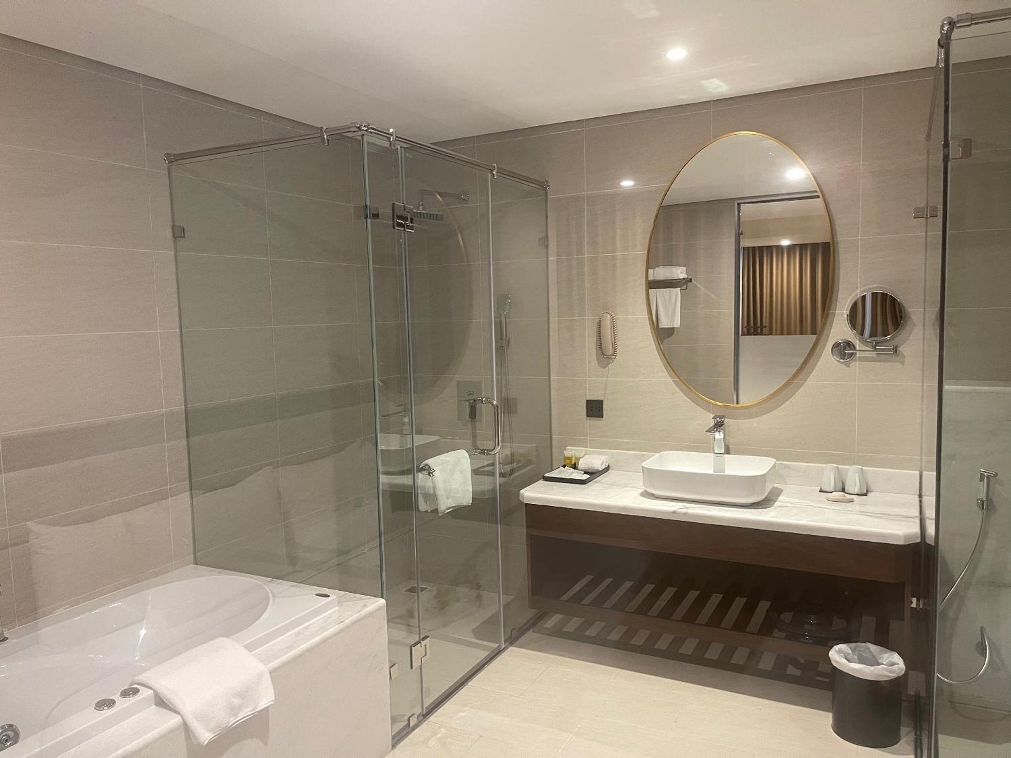 Muong Thanh Luxury กาวบั่ง ภายนอก รูปภาพ